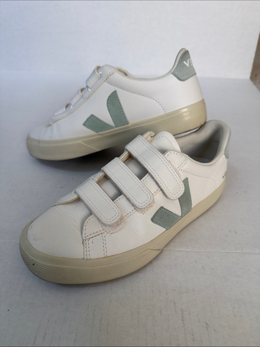 Veja Recife Women Size 8 White Sneakers with Sage Green Accent and Velcro Straps